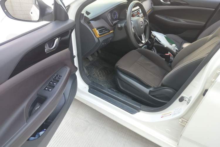 Used CHANGAN Eado DT 2019 1.6L Manual Enjoyment Model China V Standard Driver Seat