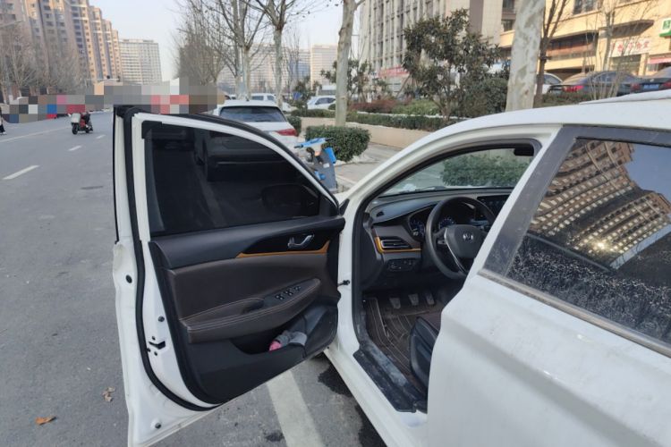 Used CHANGAN Eado DT 2019 1.6L Manual Enjoyment Model China VI Standard Driver Seat