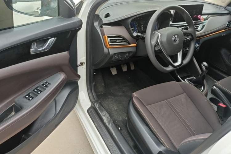 Used CHANGAN Eado DT 2019 1.6L Manual Comfort Model China VI Standard Driver Seat