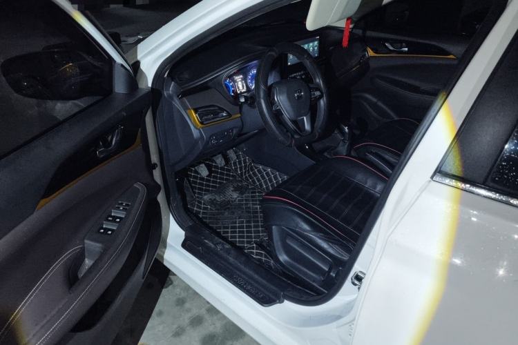 Used CHANGAN Eado DT 2019 1.6L Manual Enjoyment Model China VI Standard Driver Seat
