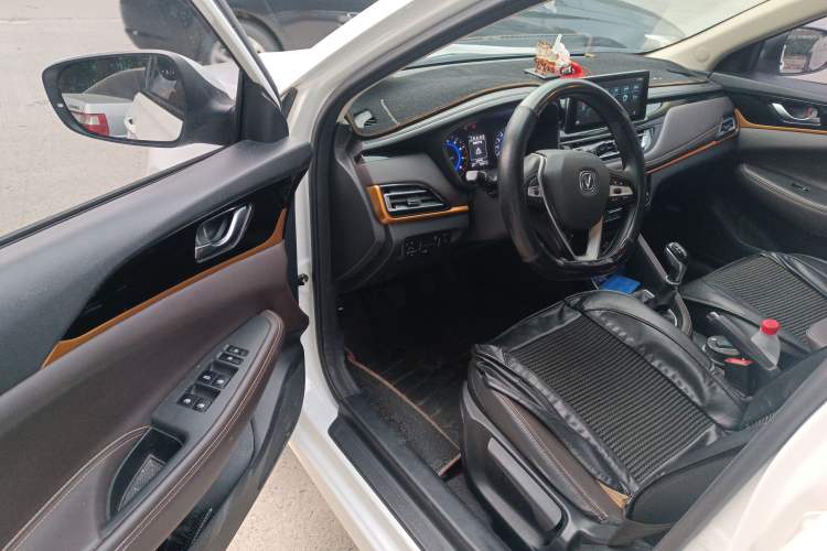 Used CHANGAN Eado DT 2019 1.6L Manual Enjoyment Model China VI Standard Driver Seat