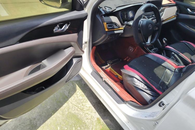Used CHANGAN Eado DT 2019 1.6L Manual Comfort Model China VI Standard Driver Seat