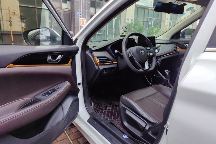 Used CHANGAN Eado DT 2019 1.6L Manual Enjoyment Model China VI Standard Driver Seat
