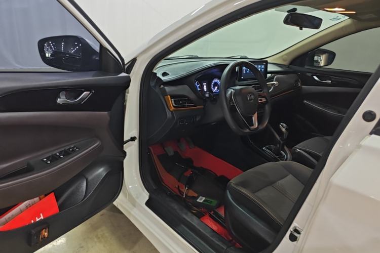Used CHANGAN Eado DT 2019 1.6L Manual Comfort Model China VI Standard Driver Seat