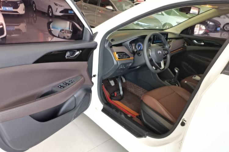 Used CHANGAN Eado DT 2019 1.6L Manual Comfort Model China VI Standard Driver Seat