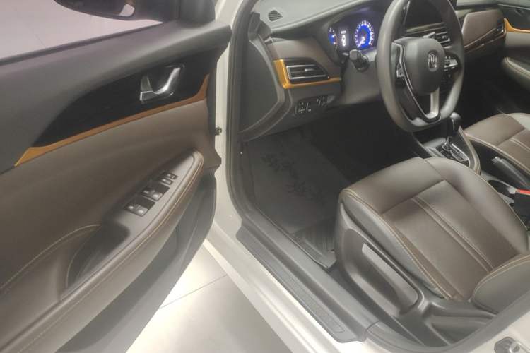 Used CHANGAN Eado DT 2019 1.6L Automatic Smart Enjoyment Model China VI Standard Driver Seat