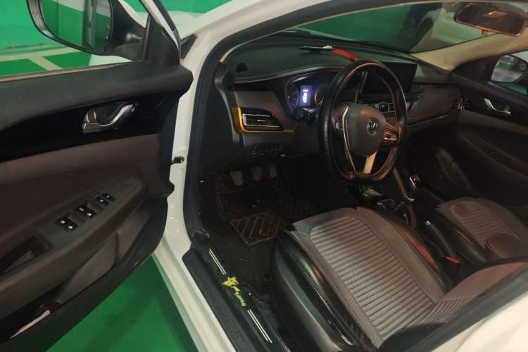 Used CHANGAN Eado DT 2019 1.6L Manual Comfort Model China VI Standard Driver Seat