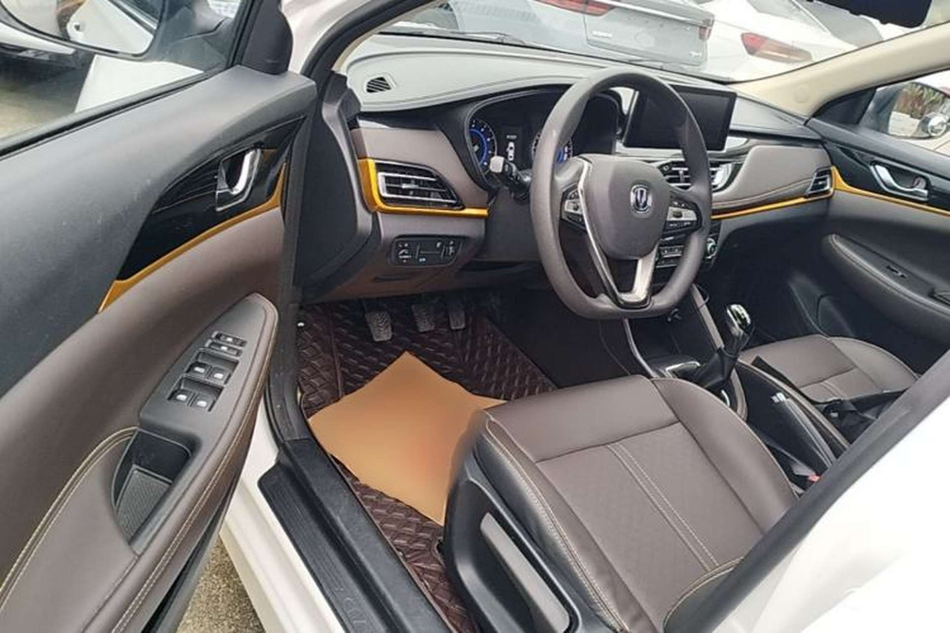 Used CHANGAN Eado DT 2019 1.6L Manual Enjoyment Model China VI Standard Driver Seat