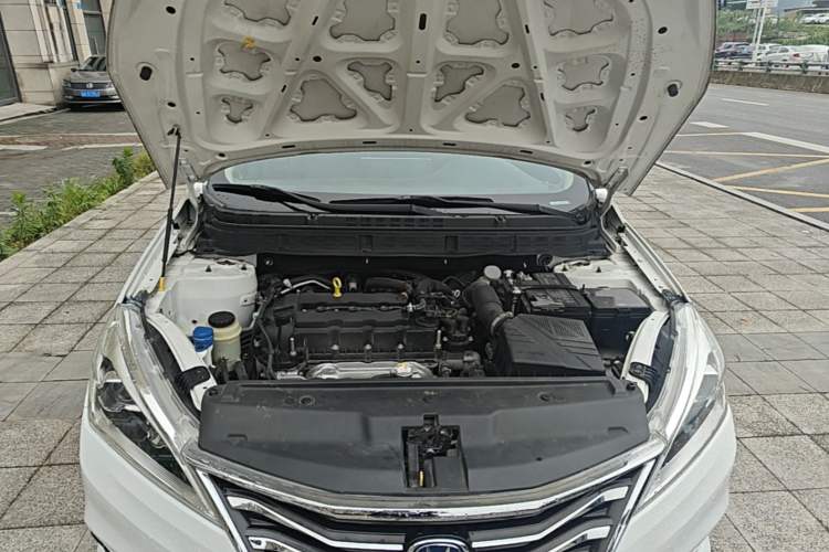 Used CHANGAN Eado DT 2019 1.6L Manual Comfort Model China VI Standard Engine Bay