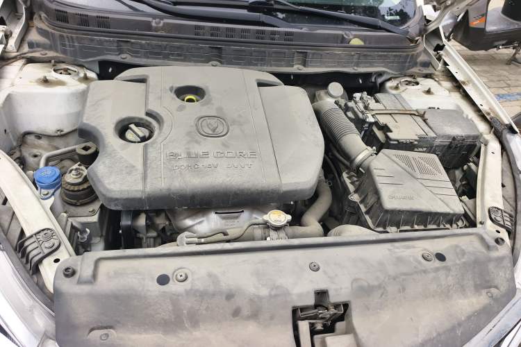 Used CHANGAN Eado DT 2019 1.6L Automatic Smart Enjoyment Model China VI Standard Engine Bay