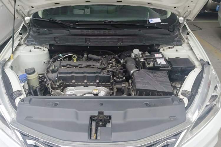 Used CHANGAN Eado DT 2019 1.6L Manual Comfort Model China VI Standard Engine Bay