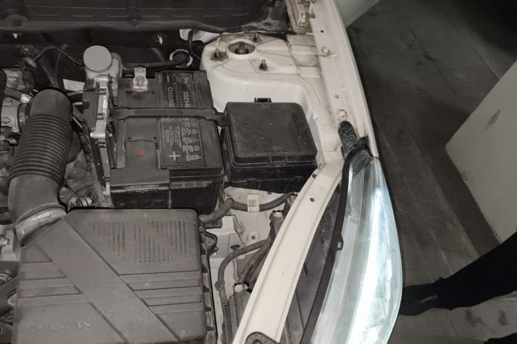 Used CHANGAN Eado DT 2019 1.6L Manual Enjoyment Model China VI Standard Engine Bay Left