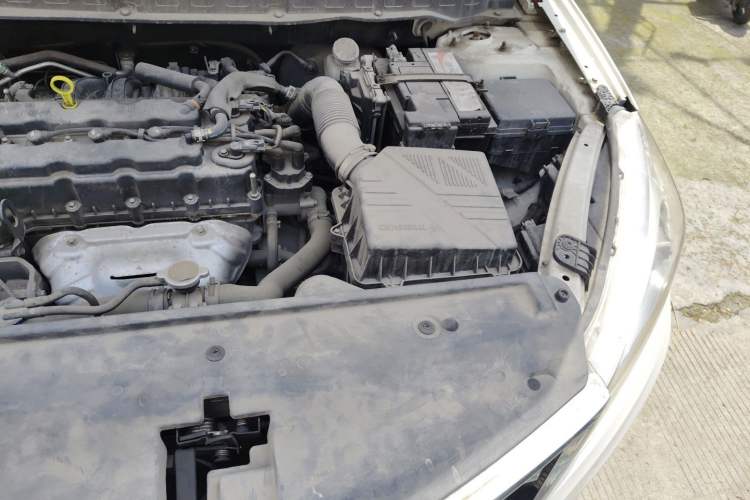 Used CHANGAN Eado DT 2019 1.6L Manual Comfort Model China VI Standard Engine Bay Left