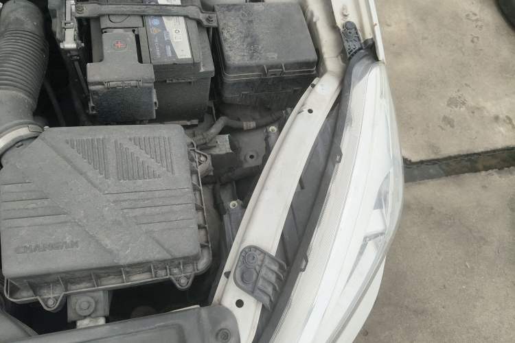 Used CHANGAN Eado DT 2019 1.6L Automatic Smart Enjoyment Model China VI Standard Engine Bay Left