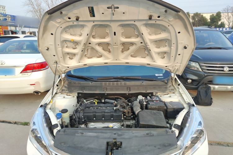 Used CHANGAN Eado DT 2019 1.6L Manual Comfort Model China VI Standard Engine Bay