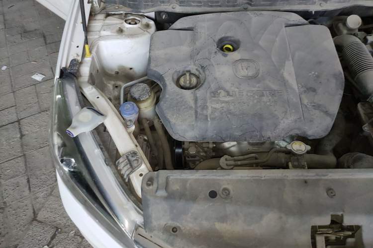 Used CHANGAN Eado DT 2019 1.6L Manual Enjoyment Model China VI Standard Engine Bay Right