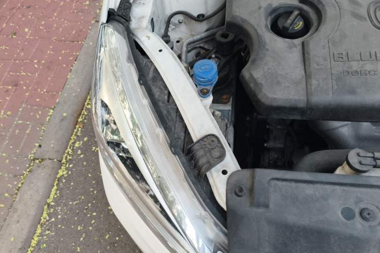 Used CHANGAN Eado DT 2019 1.6L Automatic Smart Enjoyment Model China VI Standard Engine Bay Right