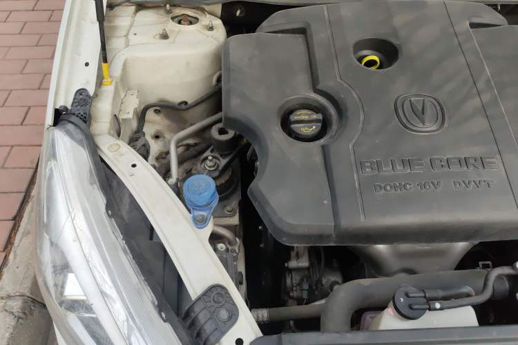 Used CHANGAN Eado DT 2019 1.6L Automatic Smart Enjoyment Model China VI Standard Engine Bay Right