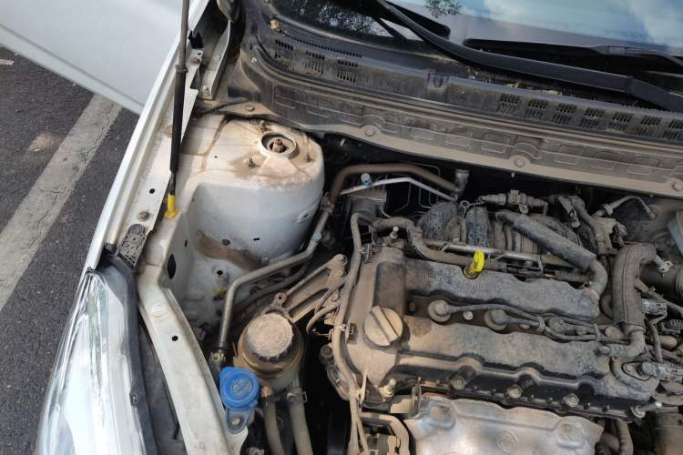 Used CHANGAN Eado DT 2019 1.6L Manual Comfort Model China VI Standard Engine Bay Right