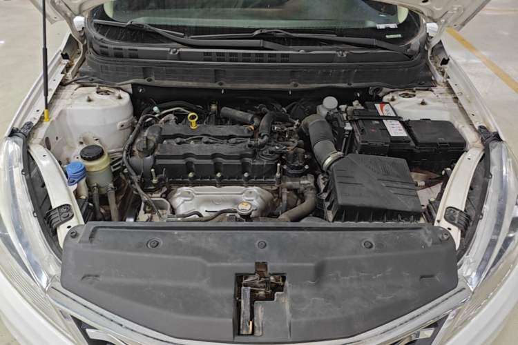 Used CHANGAN Eado DT 2019 1.6L Manual Comfort Model China VI Standard Engine Bay