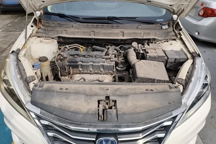 Used CHANGAN Eado DT 2019 1.6L Manual Comfort Model China VI Standard Engine Bay