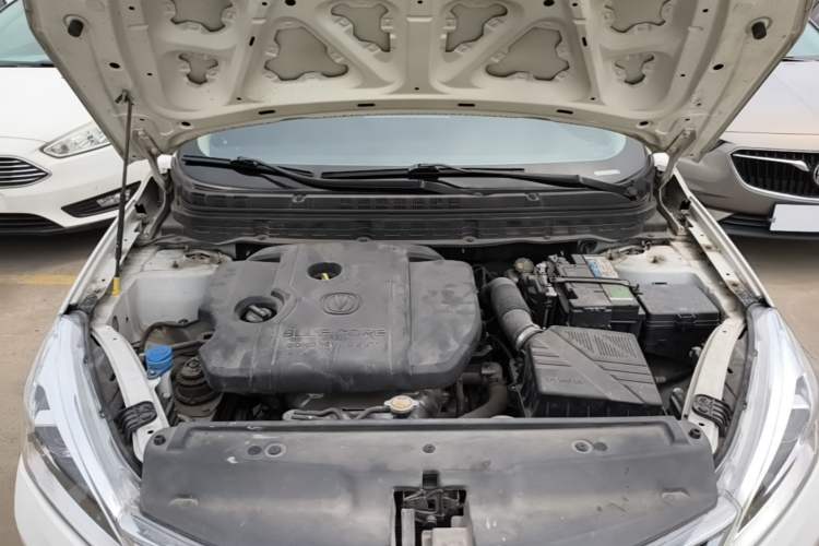 Used CHANGAN Eado DT 2019 1.6L Automatic Smart Enjoyment Model China VI Standard Engine Bay