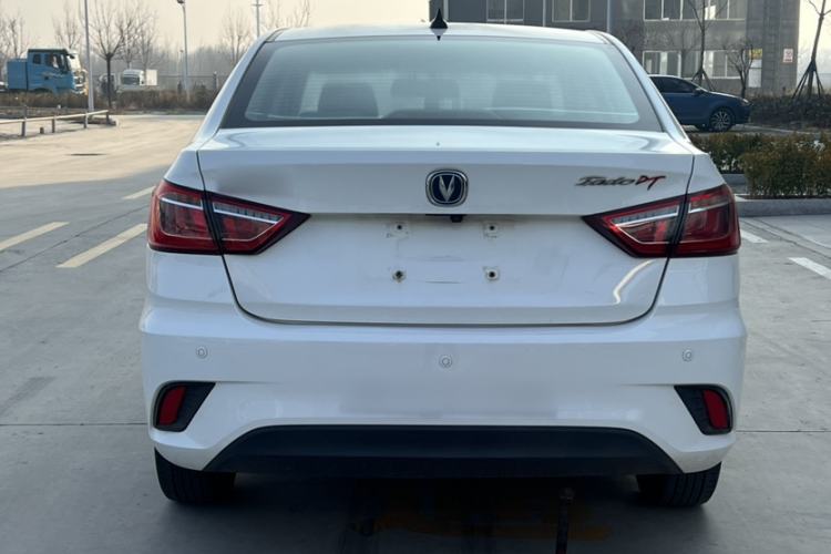 Used CHANGAN Eado DT 2019 1.6L Manual Enjoyment Model China VI Standard Exterior 1