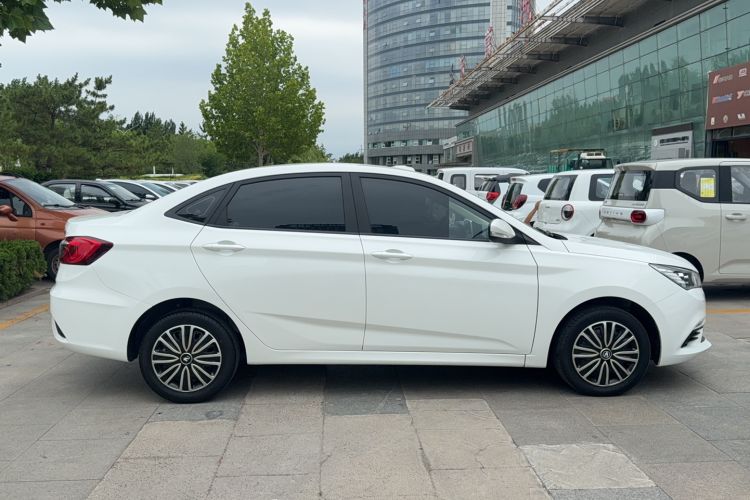 Used CHANGAN Eado DT 2019 1.6L Manual Enjoyment Model China VI Exterior 2