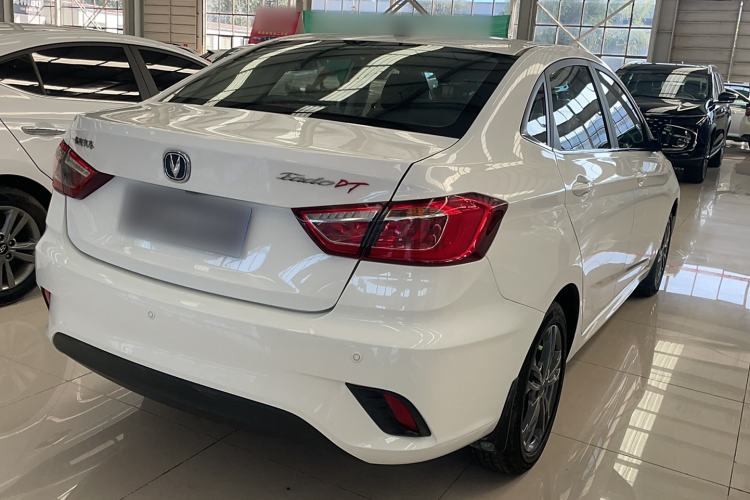 Used CHANGAN Eado DT 2019 1.6L Manual Enjoyment Model China VI Standard Exterior 3