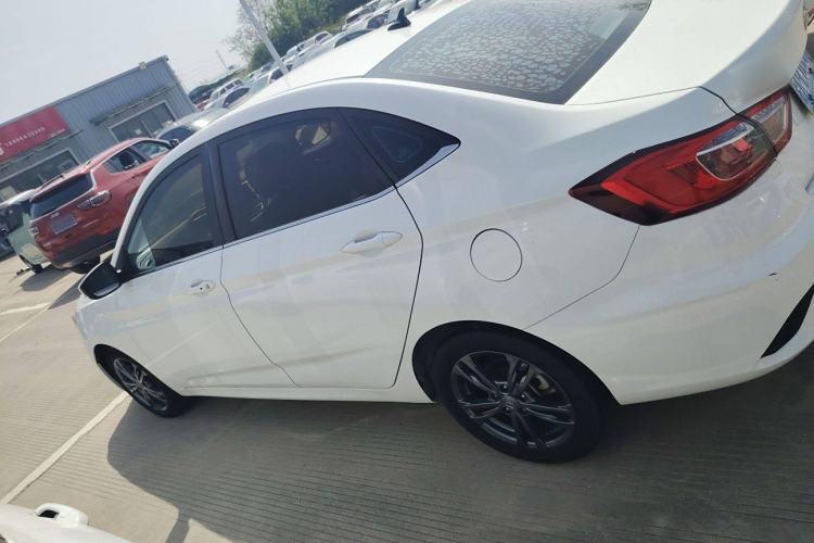 Used CHANGAN Eado DT 2019 1.6L Automatic Smart Enjoyment Model China VI Standard Exterior 3