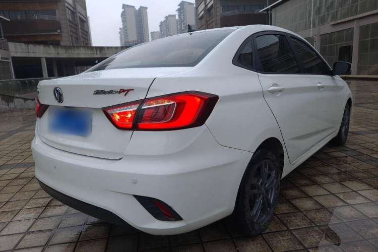 Used CHANGAN Eado DT 2019 1.6L Manual Comfort Model China VI Standard Exterior 3