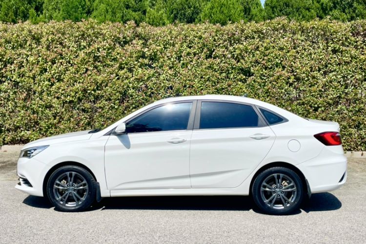 Used CHANGAN Eado DT 2019 1.6L Manual Comfort Model China VI Standard Exterior 6