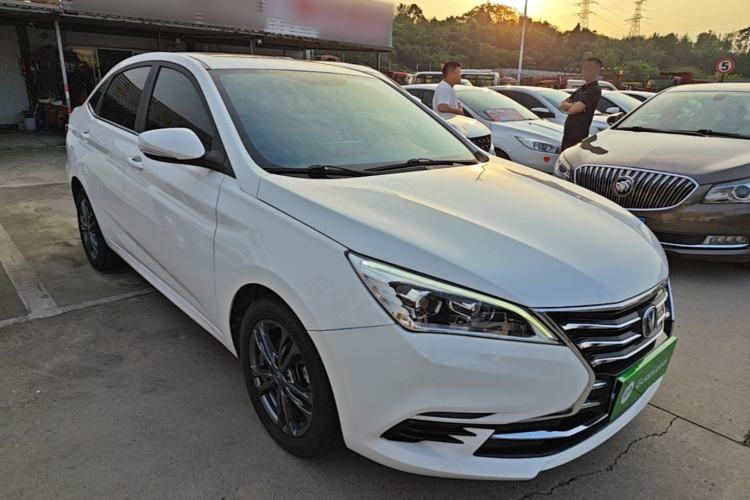 Used CHANGAN Eado DT 2019 1.6L Manual Enjoyment Model China VI Standard Front Right 45 Deg
