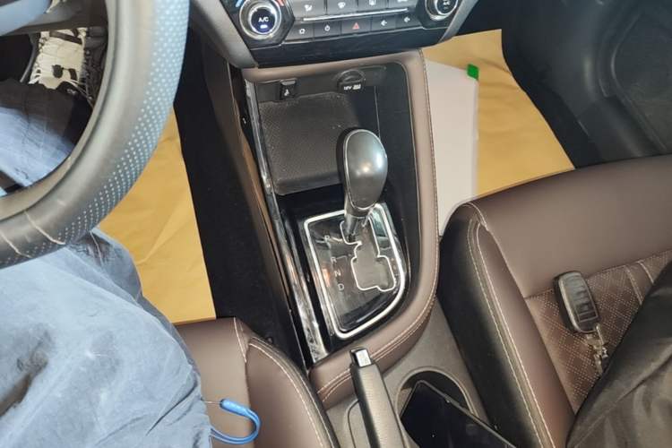 Used CHANGAN Eado DT 2019 1.6L Automatic Smart Enjoyment Model China VI Standard Gear Lever