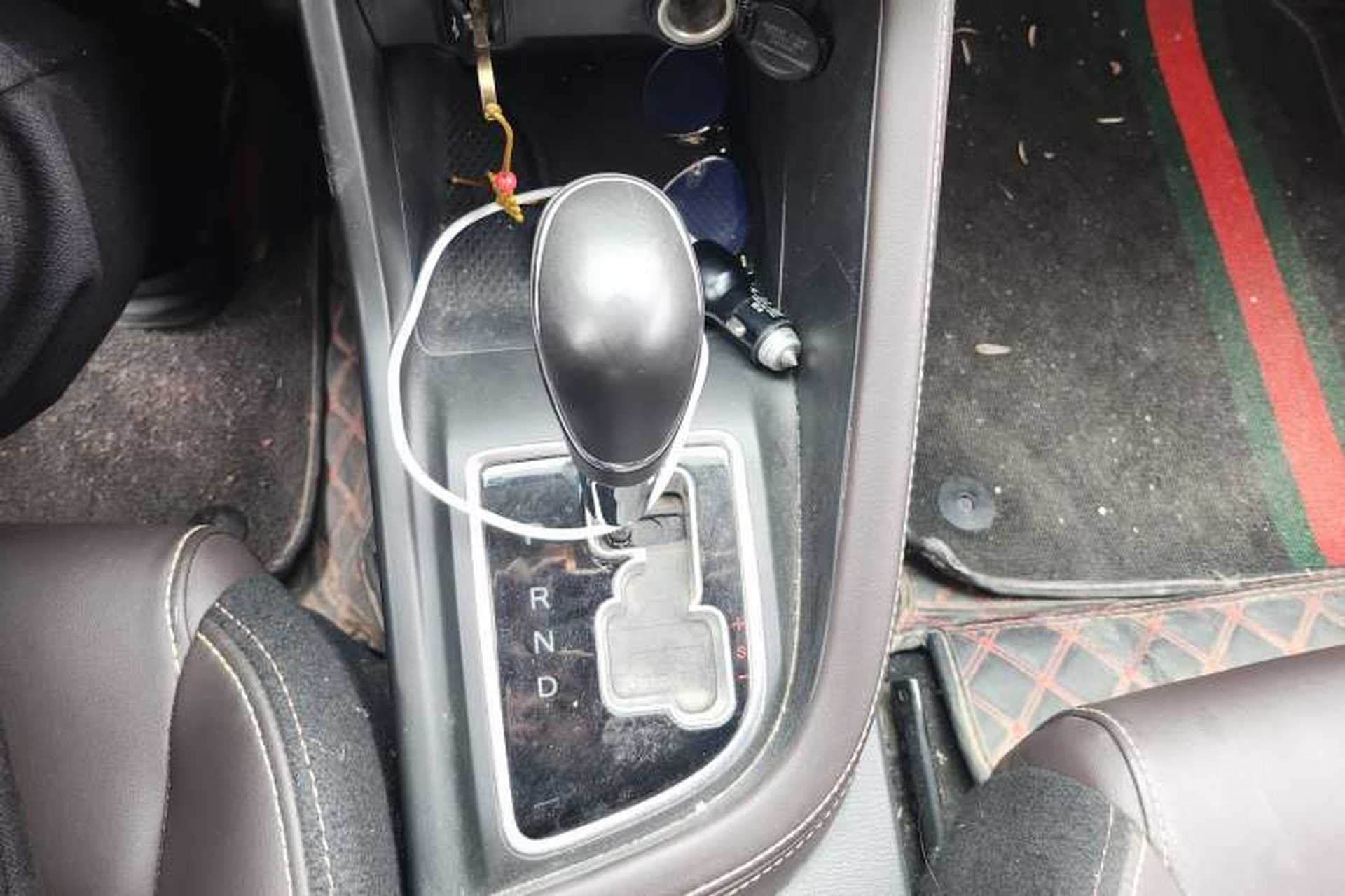 Used CHANGAN Eado DT 2019 1.6L Automatic Smart Enjoyment Model China VI Standard Gear Lever