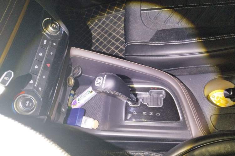 Used CHANGAN Eado DT 2019 1.6L Automatic Enjoyment Model China VI Standard Gear Lever