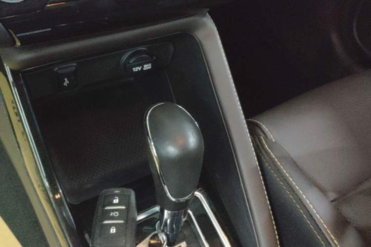 Used CHANGAN Eado DT 2019 1.6L Automatic Smart Enjoyment Model China VI Standard Gear Lever