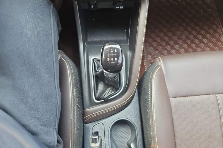 Used CHANGAN Eado DT 2019 1.6L Manual Enjoyment Model China VI Standard Gear Lever