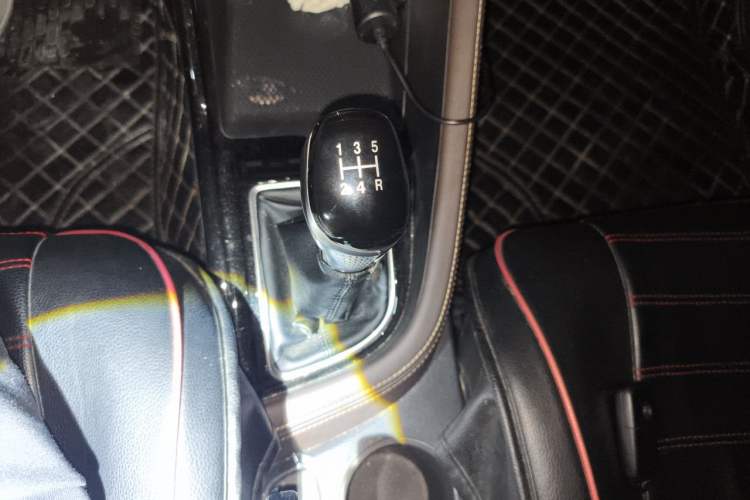 Used CHANGAN Eado DT 2019 1.6L Manual Enjoyment Model China VI Standard Gear Lever