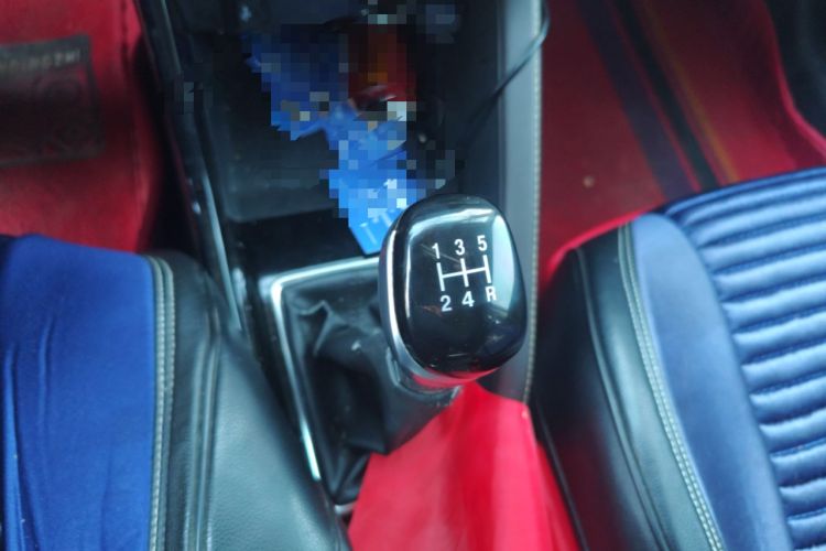 Used CHANGAN Eado DT 2019 1.6L Manual Comfort Model China VI Standard Gear Lever