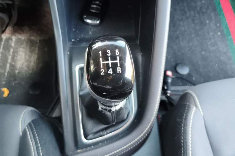 Used CHANGAN Eado DT 2019 1.6L Manual Enjoyment Model China VI Gear Lever