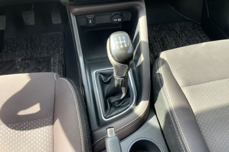 Used CHANGAN Eado DT 2019 1.6L Manual Comfort Model China VI Standard Gear Lever