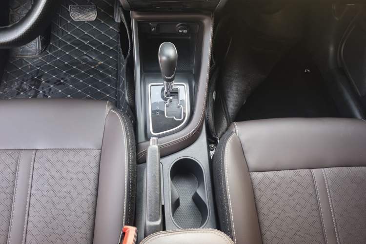 Used CHANGAN Eado DT 2019 1.6L Automatic Smart Enjoyment Model China VI Standard Gear Lever