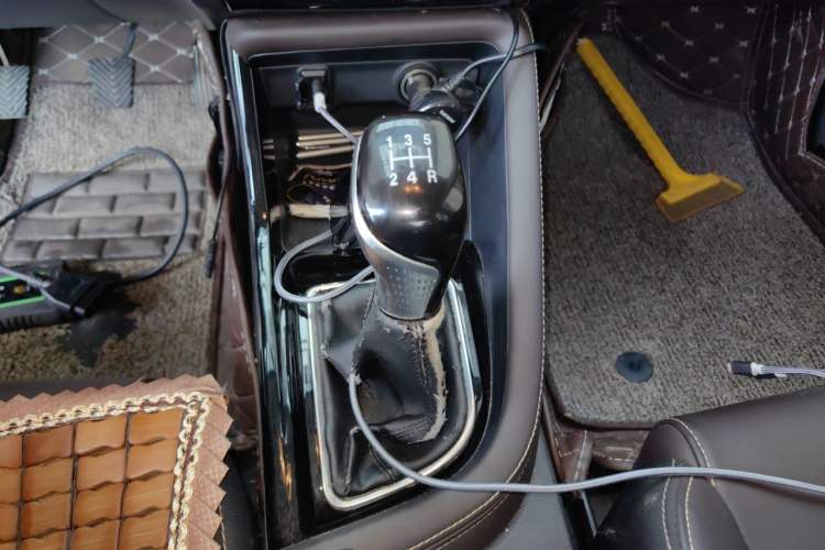 Used CHANGAN Eado DT 2019 1.6L Manual Enjoyment Model China VI Standard Gear Lever