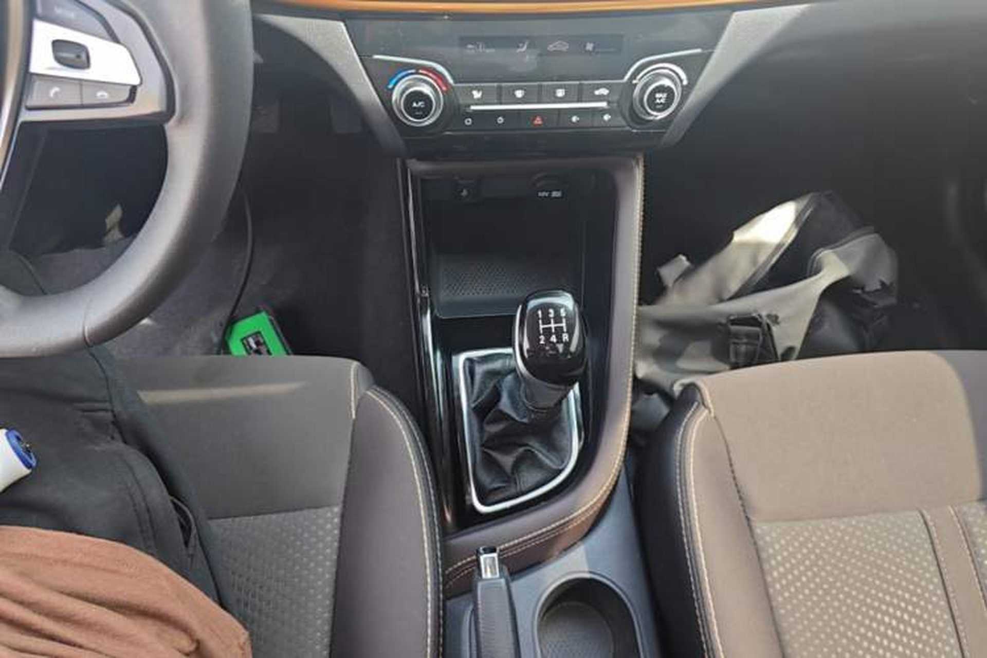 Used CHANGAN Eado DT 2019 1.6L Manual Comfort Model China VI Standard Gear Lever