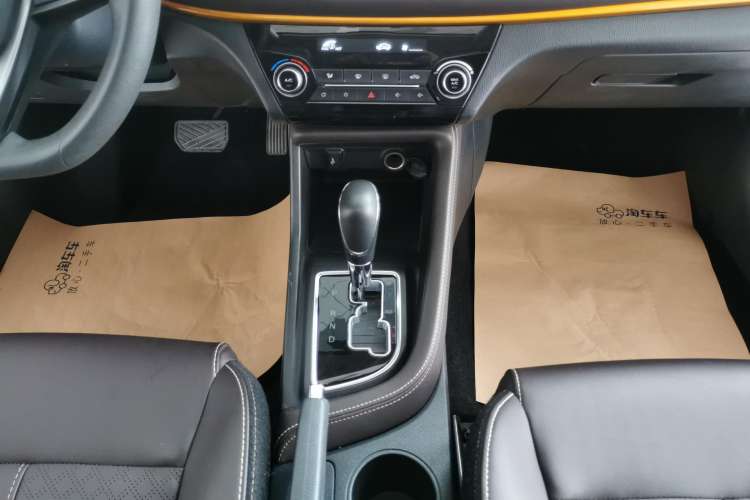 Used CHANGAN Eado DT 2019 1.6L Automatic Smart Enjoyment Model China VI Standard Gear Lever