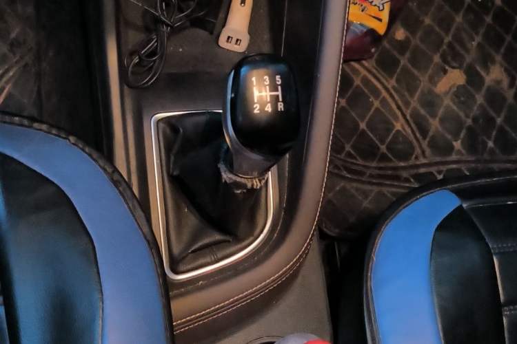 Used CHANGAN Eado DT 2019 1.6L Manual Comfort Model China VI Standard Gear Lever