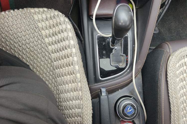 Used CHANGAN Eado DT 2019 1.6L Automatic Smart Enjoyment Model China VI Standard Gear Lever
