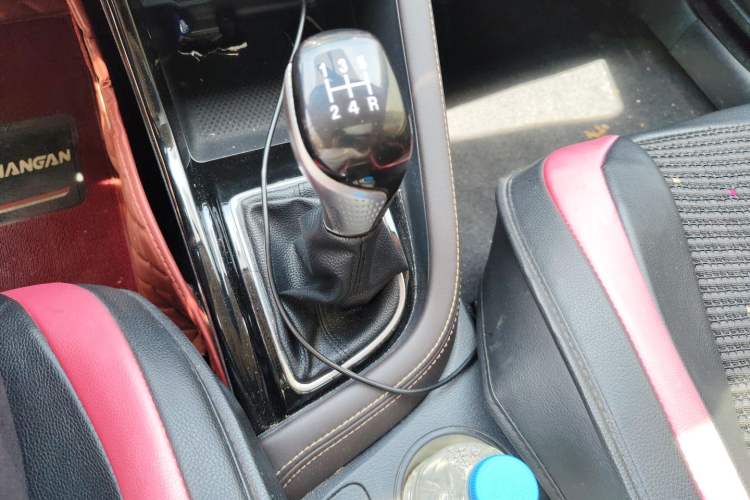 Used CHANGAN Eado DT 2019 1.6L Manual Comfort Model China VI Standard Gear Lever