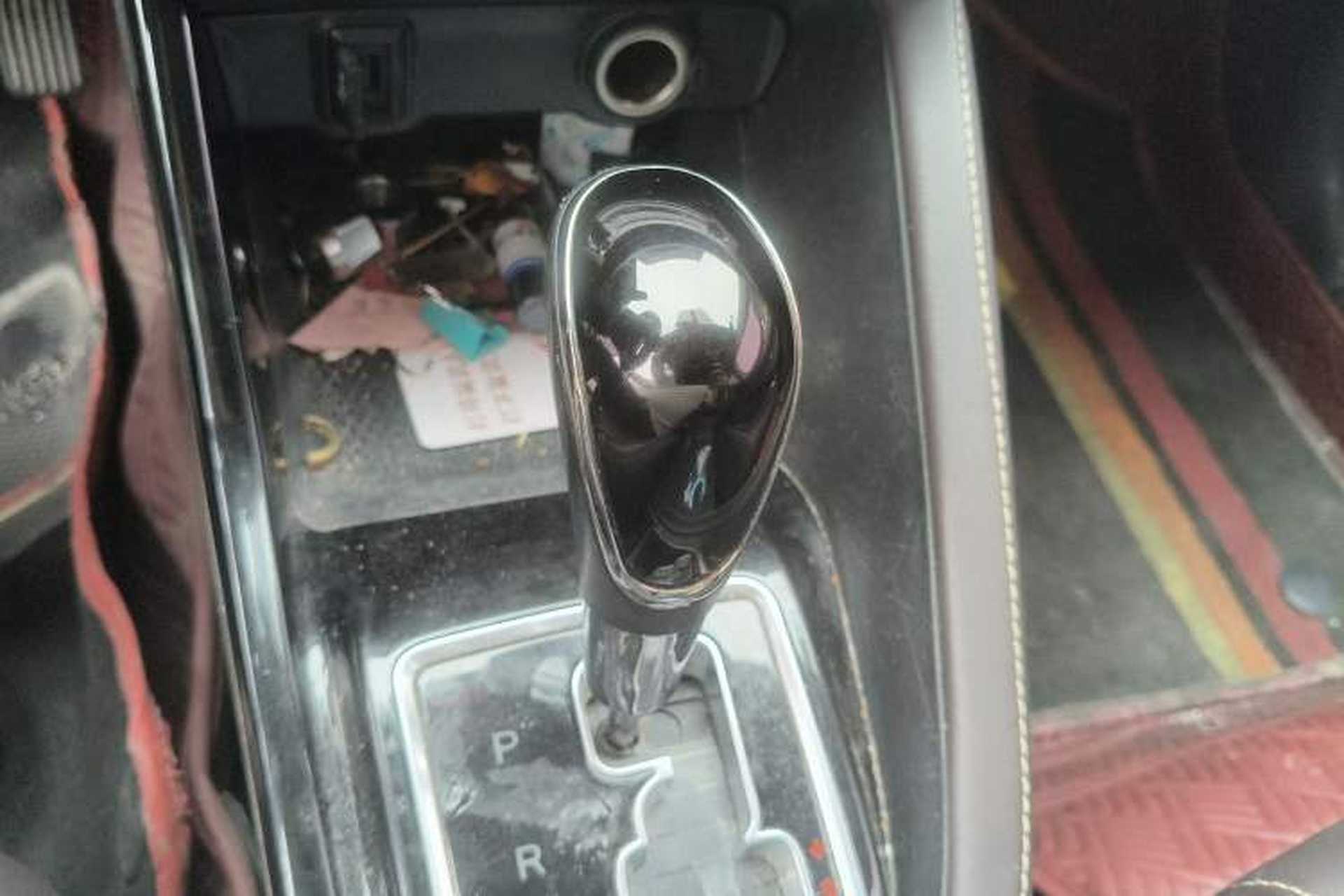 Used CHANGAN Eado DT 2019 1.6L Automatic Smart Enjoyment Model China VI Standard Gear Lever